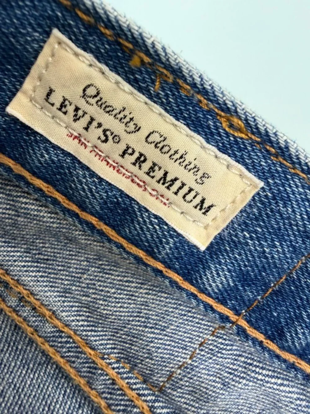 Levis Premium 501 Jeans Mens 34X32 Button Fly Denim Straight Leg Medium Wash